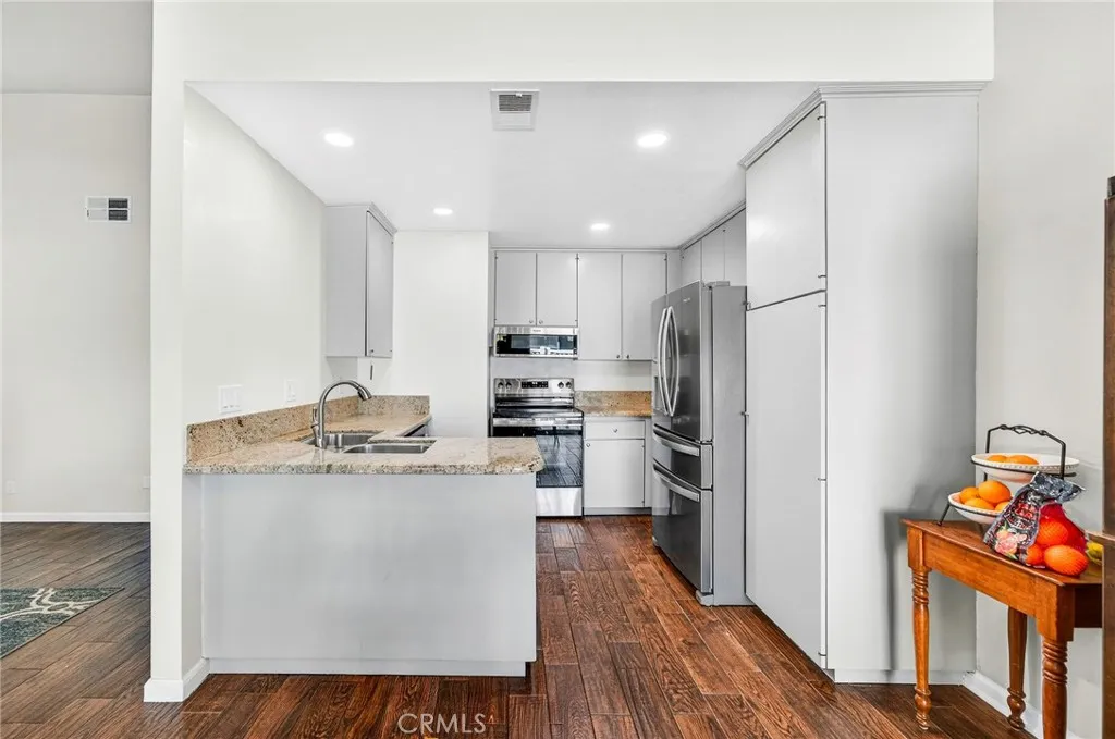 https://cdn.realtyfeed.com/cdn/127/306673706/ea36886188ec288fe91f993bb3f2b46b.webp