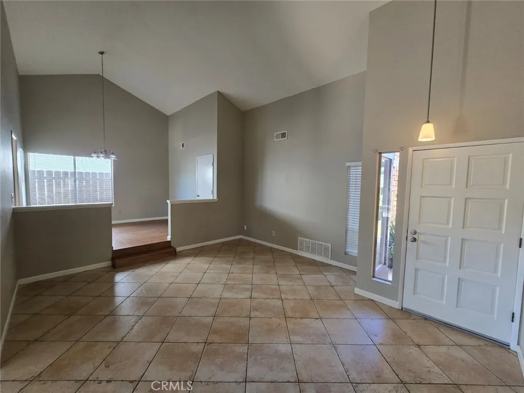 https://cdn.realtyfeed.com/cdn/127/306673737/189cdda9b17e11220501a352ddff7c88.webp