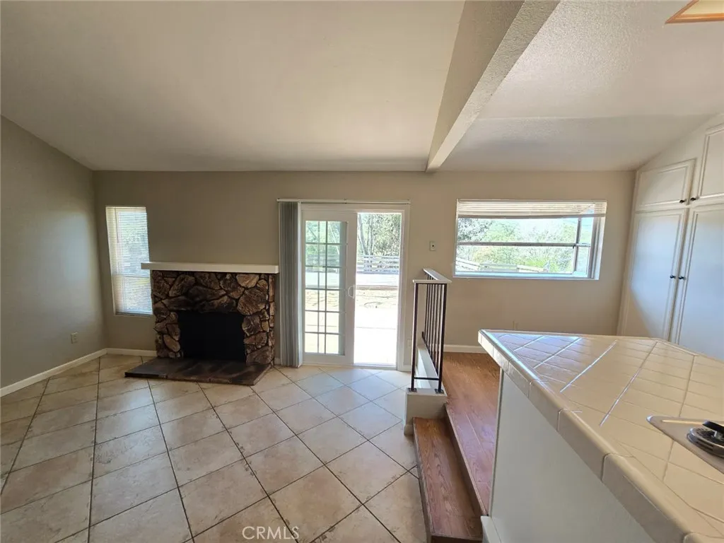 https://cdn.realtyfeed.com/cdn/127/306673737/3fb8c61b28e7872f81973aeb46d5f9fe.webp