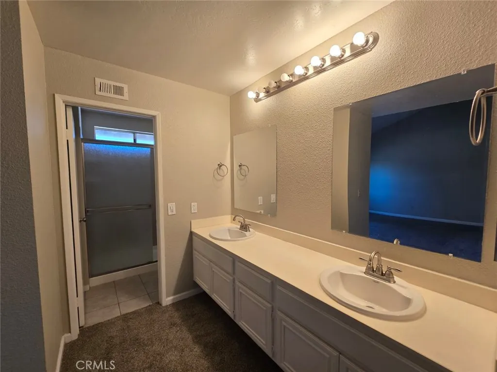 https://cdn.realtyfeed.com/cdn/127/306673737/58ebc6a013e34741bc2a21529aebe4c2.webp