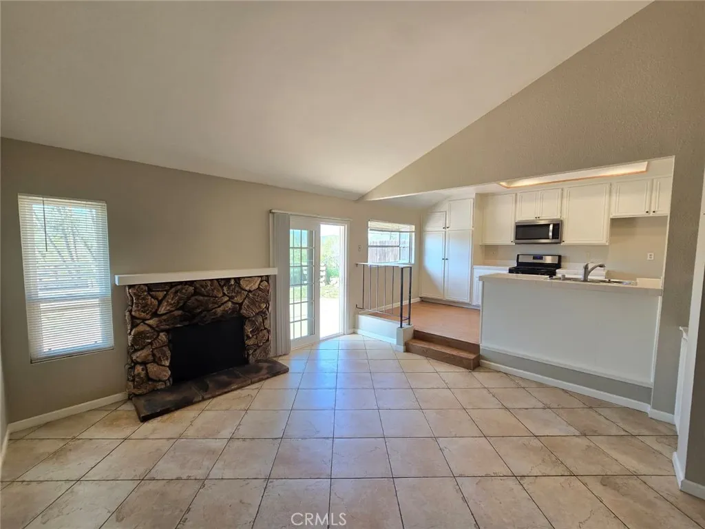 https://cdn.realtyfeed.com/cdn/127/306673737/694ff2dd2d6afe5045f29034fb74b3e7.webp