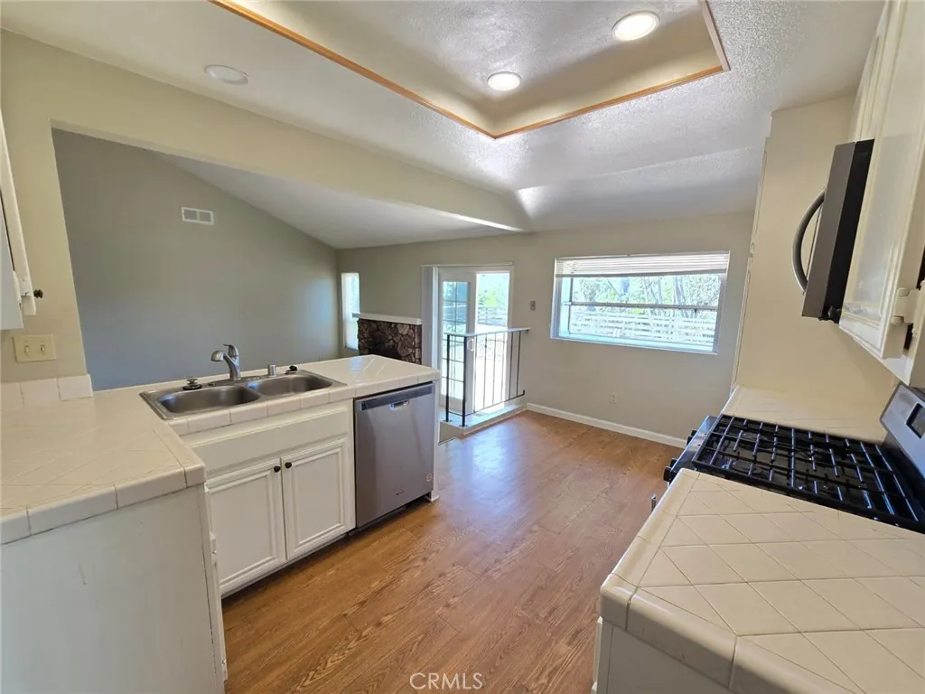 https://cdn.realtyfeed.com/cdn/127/306673737/ca94e3252632c7f72bbf630f080959b8.webp