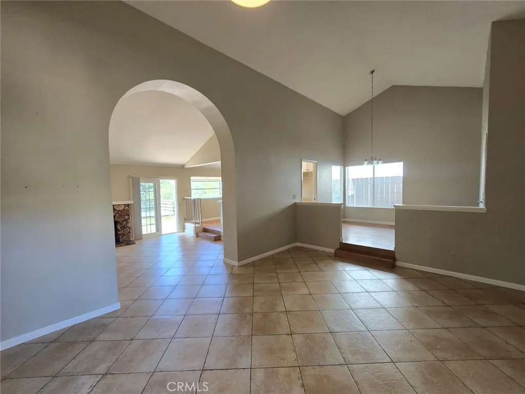https://cdn.realtyfeed.com/cdn/127/306673737/e1d796eed8468452229216d13644dc7c.webp