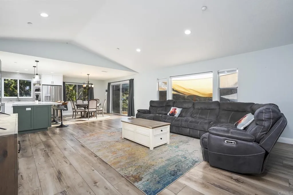 https://cdn.realtyfeed.com/cdn/127/306673814/21b3b16594fd87047257e35d9cccd1c2.webp