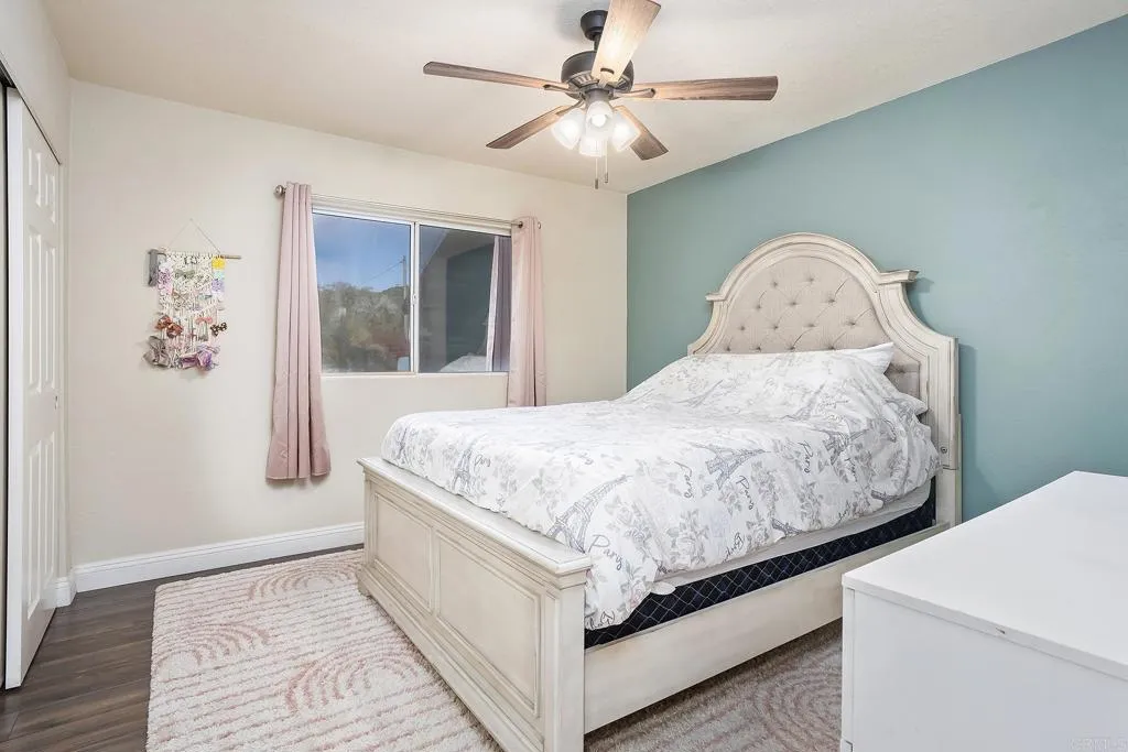 https://cdn.realtyfeed.com/cdn/127/306673814/8d0a4f012658f249eb74e33de97bcd94.webp