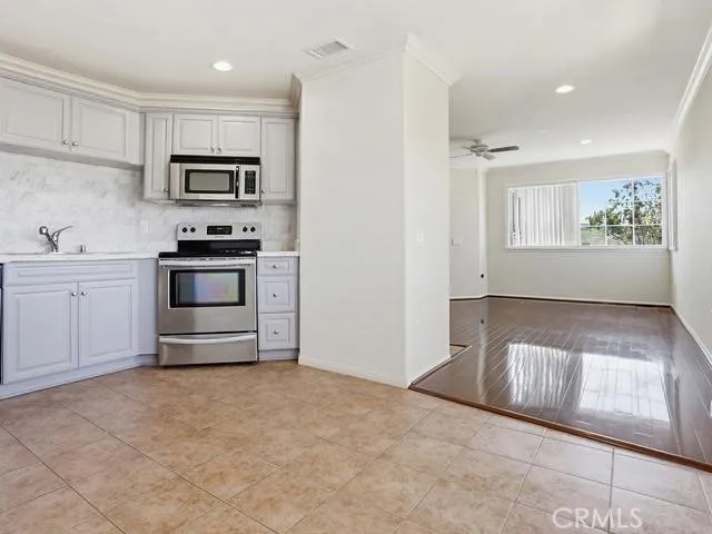 https://cdn.realtyfeed.com/cdn/127/306673845/811884d1d11d375aab9ffd4ddcd742f6.webp