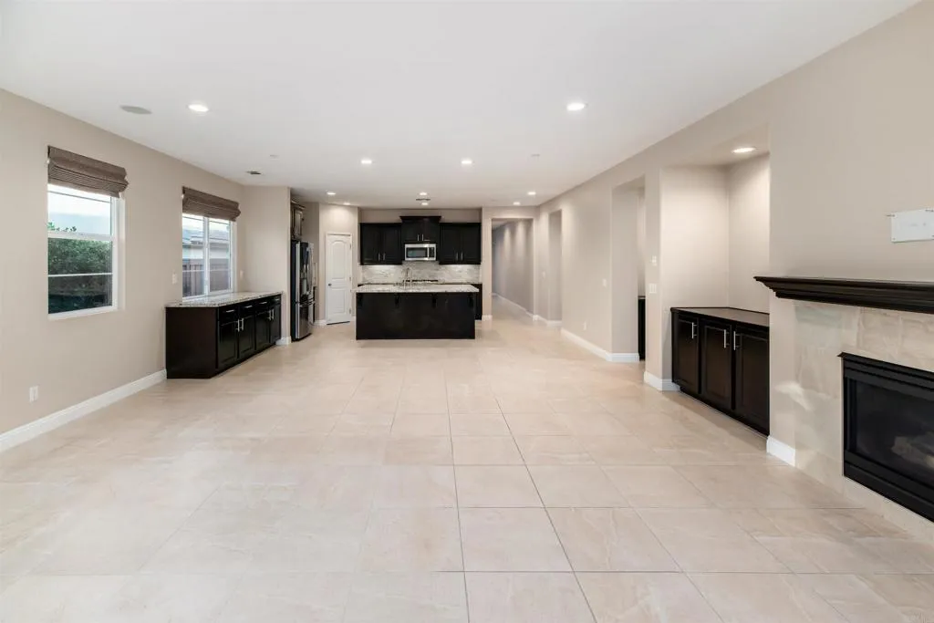 https://cdn.realtyfeed.com/cdn/127/306673887/0bcf995361be7019c862bc447784bdbf.webp