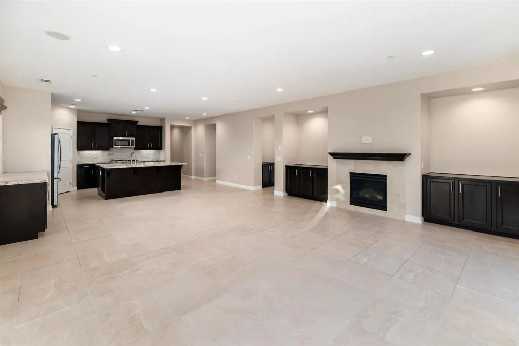 https://cdn.realtyfeed.com/cdn/127/306673887/ce8839d9ac4e76dd1637fdc97da33583.webp