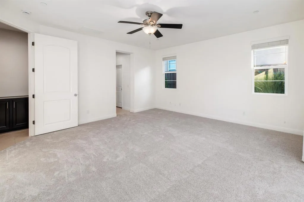 https://cdn.realtyfeed.com/cdn/127/306673887/fbcfca60d11b4c40480b9087163e8715.webp