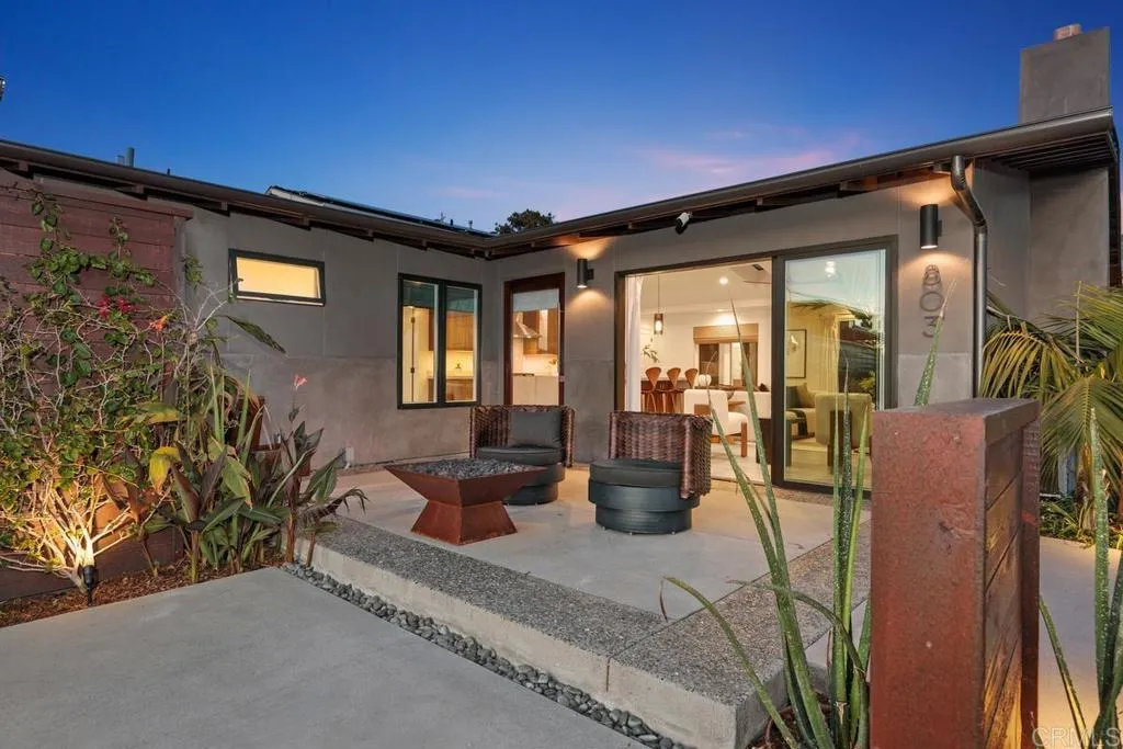 https://cdn.realtyfeed.com/cdn/127/306673941/2469e99f8ccc9caff3515da2cb470ee5.webp