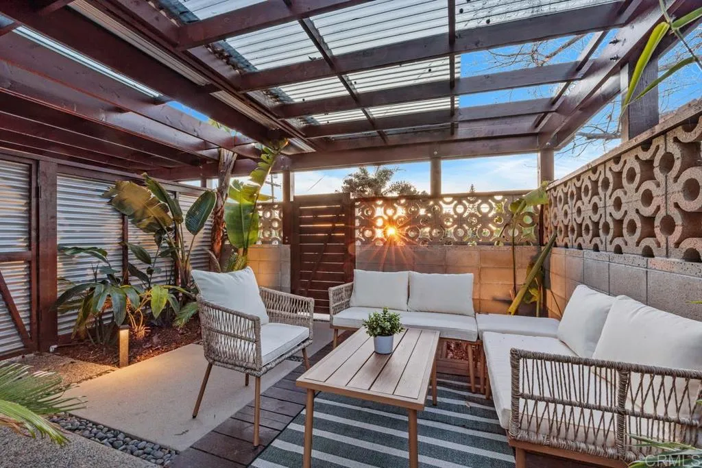 https://cdn.realtyfeed.com/cdn/127/306673941/3cf653c1aadf5665cf61da888a54f581.webp