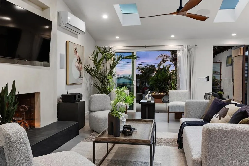 https://cdn.realtyfeed.com/cdn/127/306673941/4ef6d0387e9ed99fd3daa95ddd669290.webp