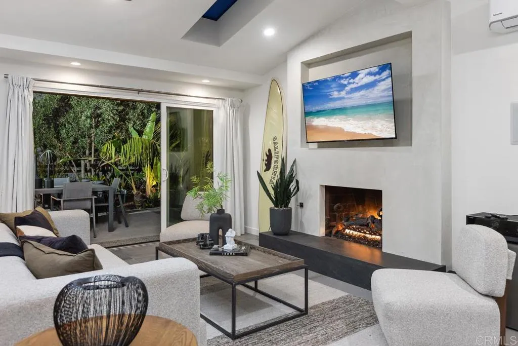 https://cdn.realtyfeed.com/cdn/127/306673941/741cdd4aa7cc3f20898a13abbaf210fc.webp