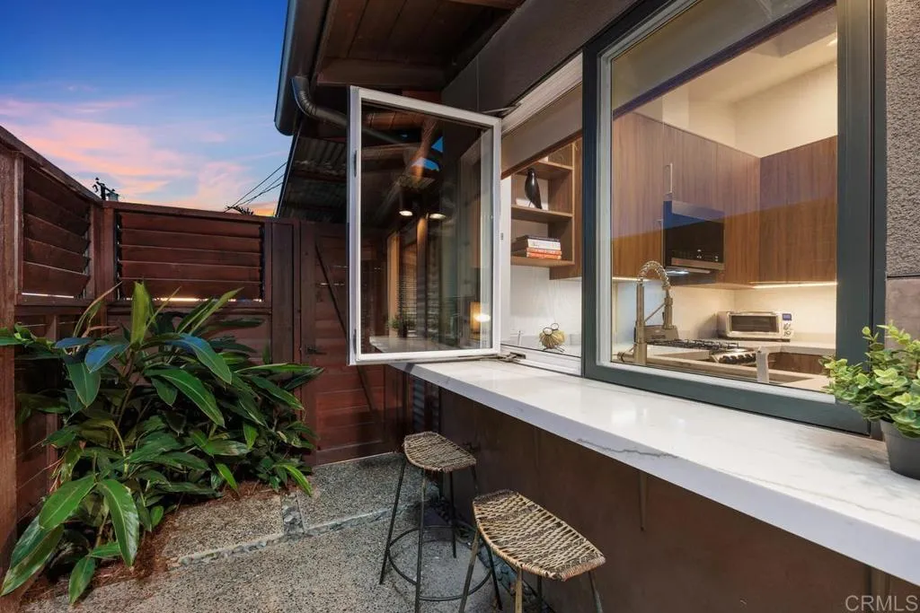 https://cdn.realtyfeed.com/cdn/127/306673941/c5dd3070adb7124e87a836f017a93814.webp