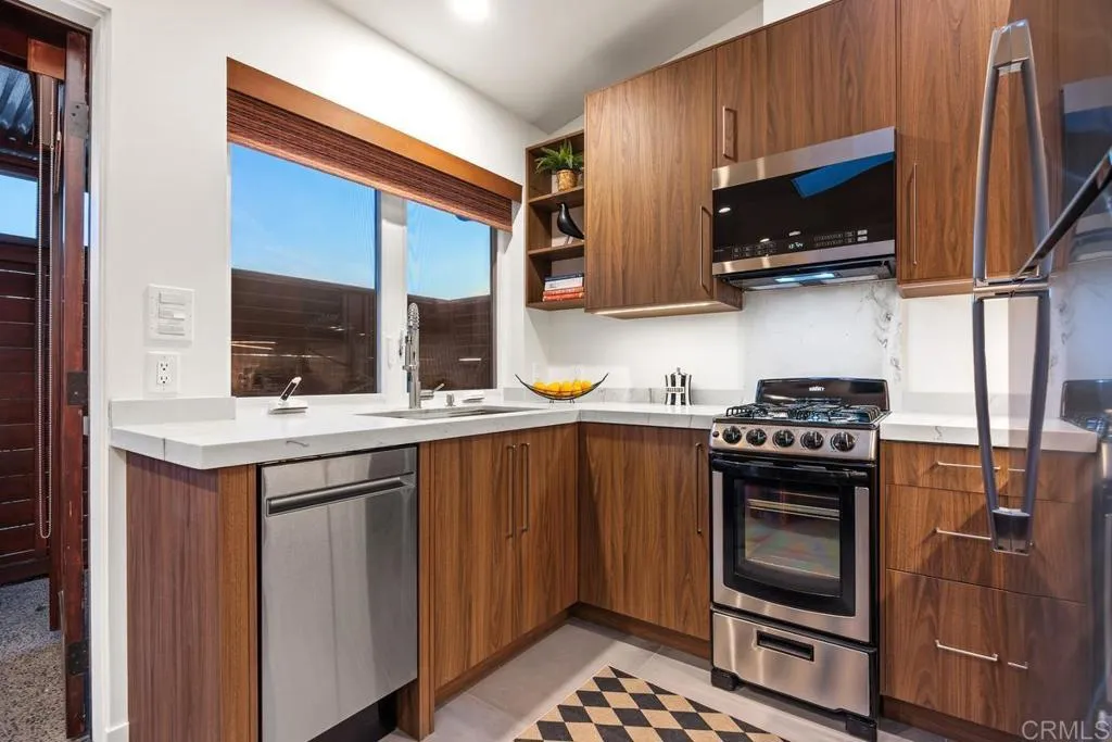 https://cdn.realtyfeed.com/cdn/127/306673941/fa2639bc0c043048380c3055a7e93f66.webp