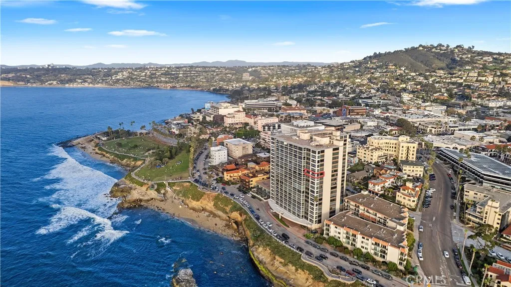 https://cdn.realtyfeed.com/cdn/127/306673996/16d80358e38deebc0951436680525662.webp