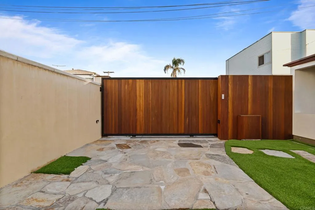 https://cdn.realtyfeed.com/cdn/127/306674050/34e0b860d473f0c933e9a11c18790313.webp