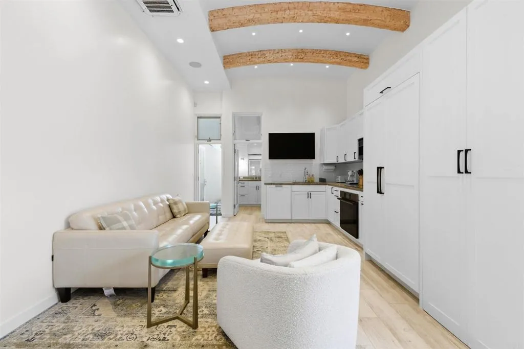 https://cdn.realtyfeed.com/cdn/127/306674050/80e4501da30bed0b795e65791209738c.webp