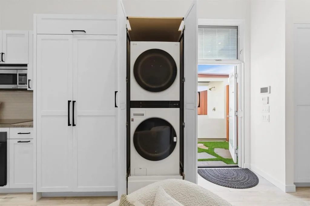 https://cdn.realtyfeed.com/cdn/127/306674050/989302ef753d6a0cd9be816783d8db26.webp