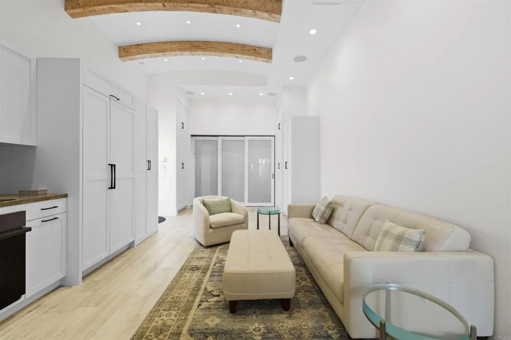 https://cdn.realtyfeed.com/cdn/127/306674050/e299606ac86bcf70147f340e8c93e160.webp