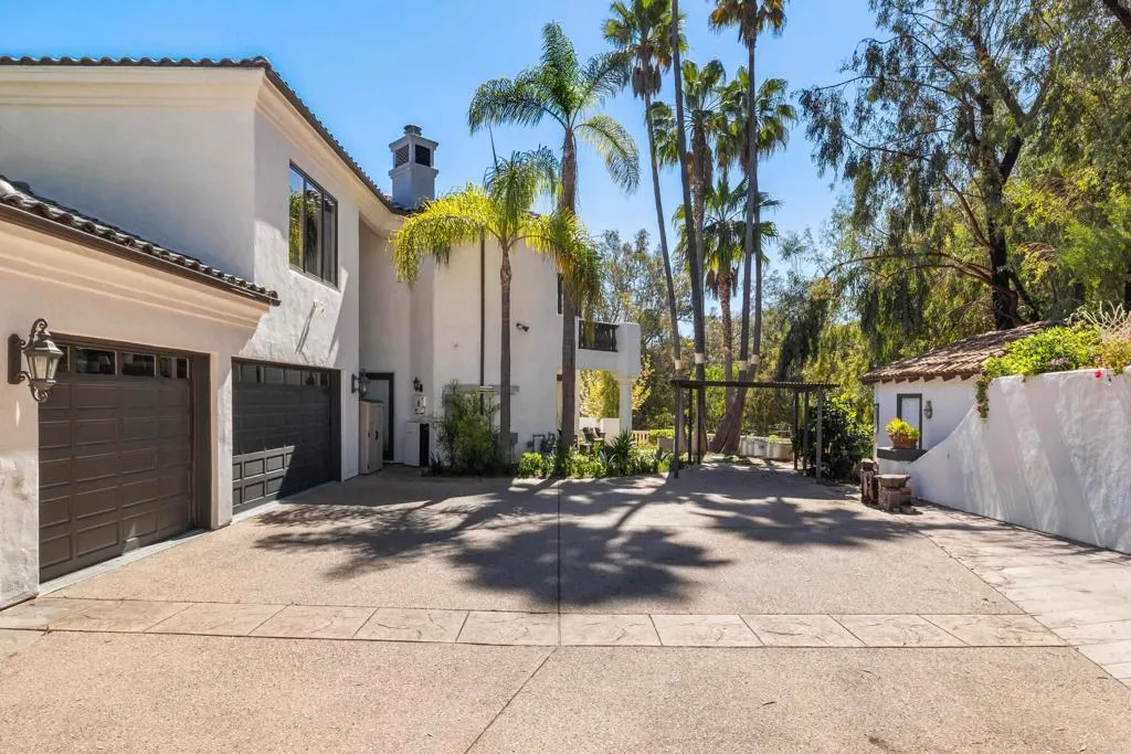 https://cdn.realtyfeed.com/cdn/127/306674138/210ff29ce0b2457872926a65835fd8e7.webp