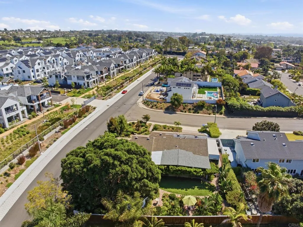 https://cdn.realtyfeed.com/cdn/127/306674150/8c97ff1a50581978f444321995ae8f28.webp