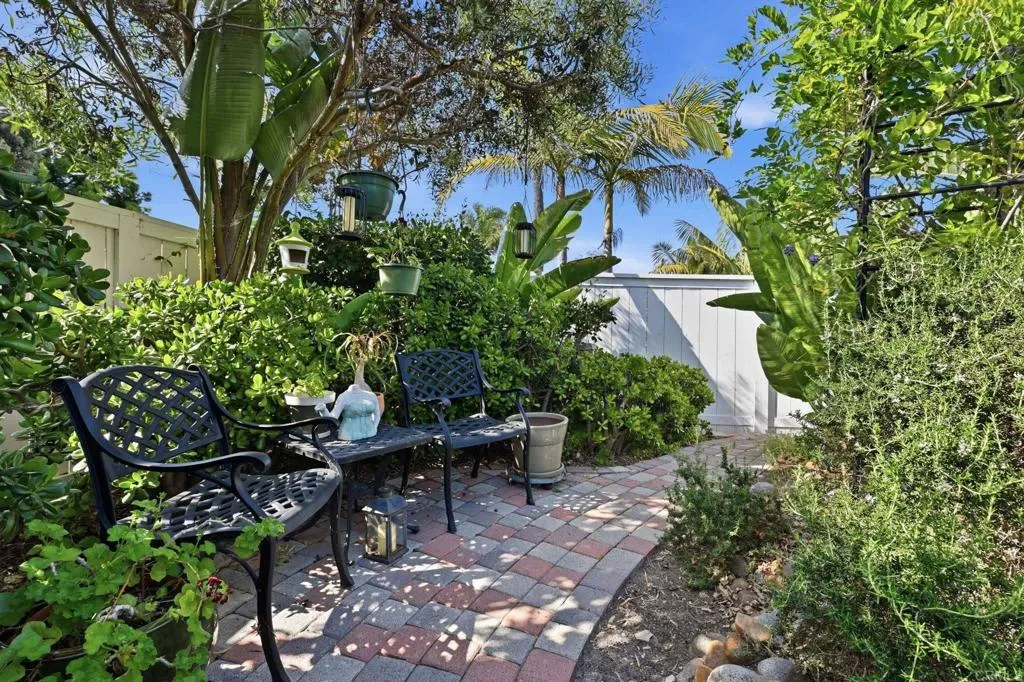 https://cdn.realtyfeed.com/cdn/127/306674150/aa0ea8c26dd54d9f741ba266911d7a7a.webp