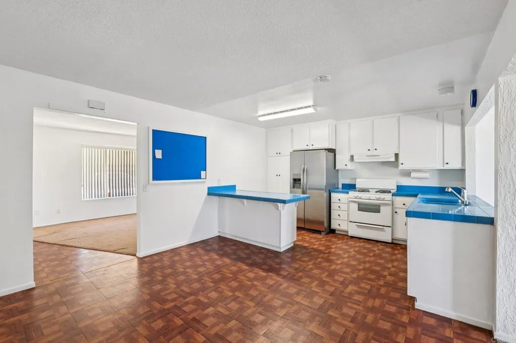 https://cdn.realtyfeed.com/cdn/127/306674191/40489a9791a1a289abe703be233c1cb2.webp
