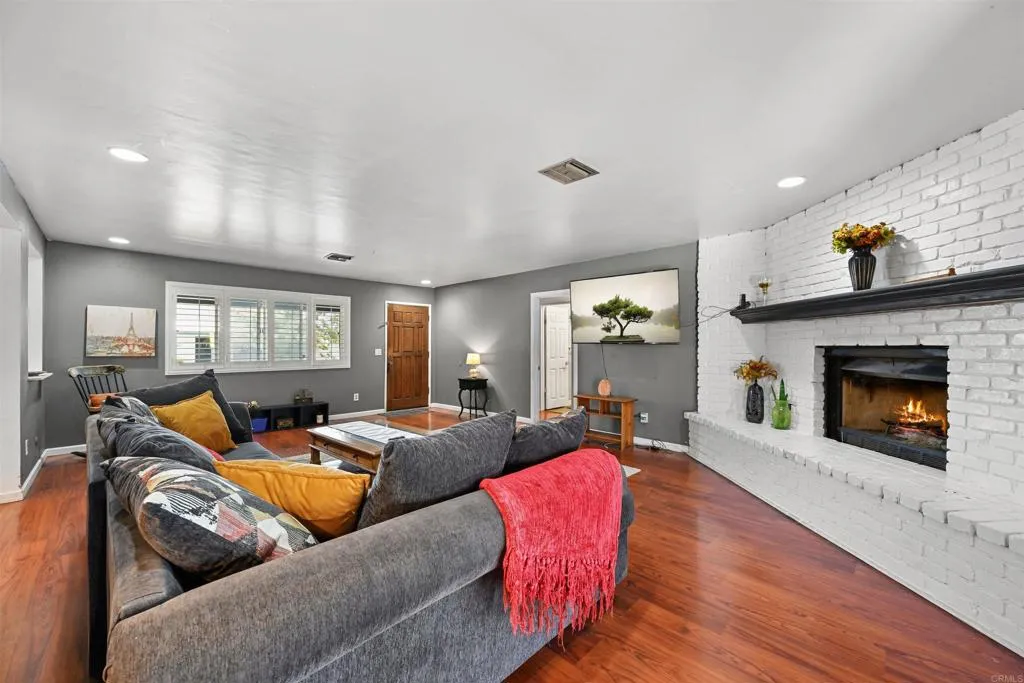 https://cdn.realtyfeed.com/cdn/127/306674235/e611eb6ead19dc12c42052a18e087d03.webp