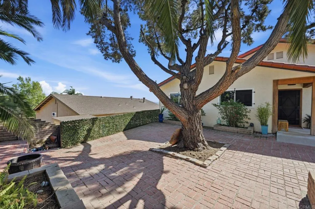 https://cdn.realtyfeed.com/cdn/127/306674244/296f95b6683c85384df85eef67f5350b.webp