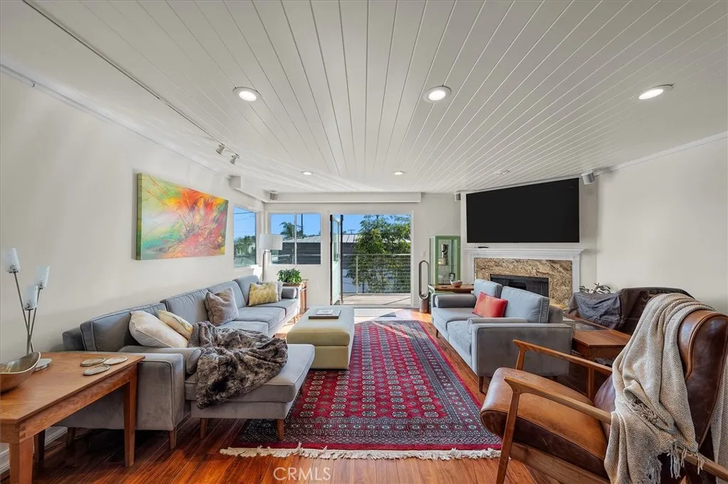 Manhattan Beach, CA 90266