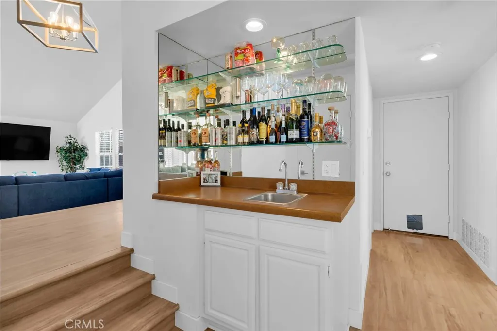 https://cdn.realtyfeed.com/cdn/127/306674277/3559d235bf7dc8174a3c82dafd110448.webp