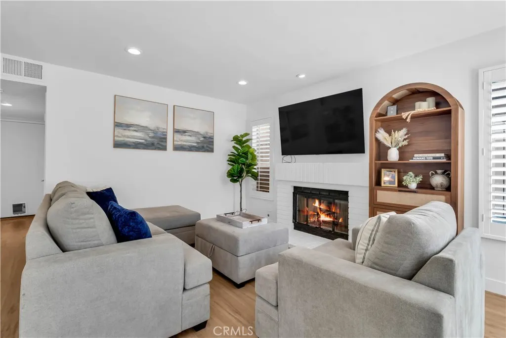 https://cdn.realtyfeed.com/cdn/127/306674277/4466bf419cf2ef20a9ce79ff288af2a9.webp