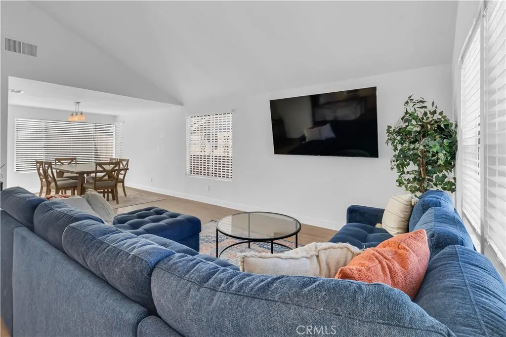 https://cdn.realtyfeed.com/cdn/127/306674277/ab6a4c85d6aba14c702437390fc6fc97.webp