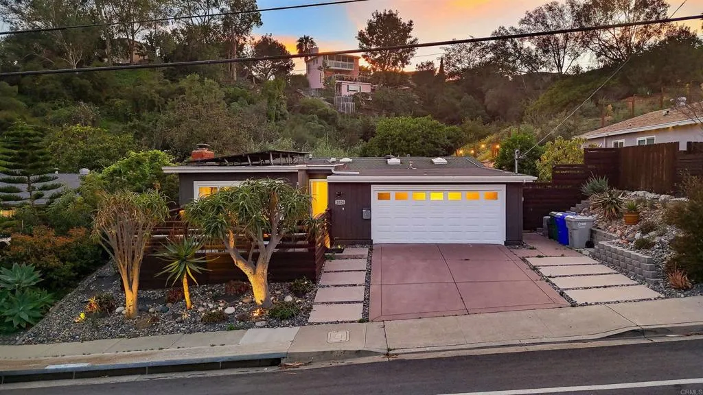 https://cdn.realtyfeed.com/cdn/127/306674280/65c91af6b41b227d10c5513f63d8ca8a.webp