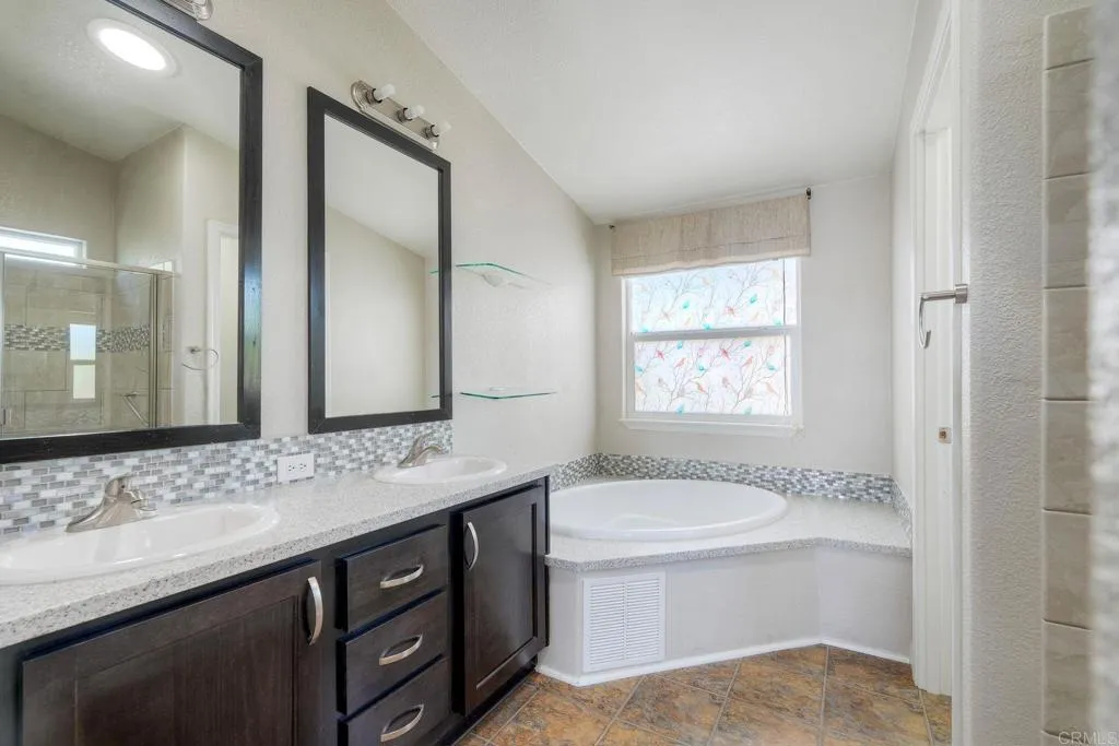 https://cdn.realtyfeed.com/cdn/127/306674282/4069ff4d9e0f34f711bfe3baa59a7798.webp