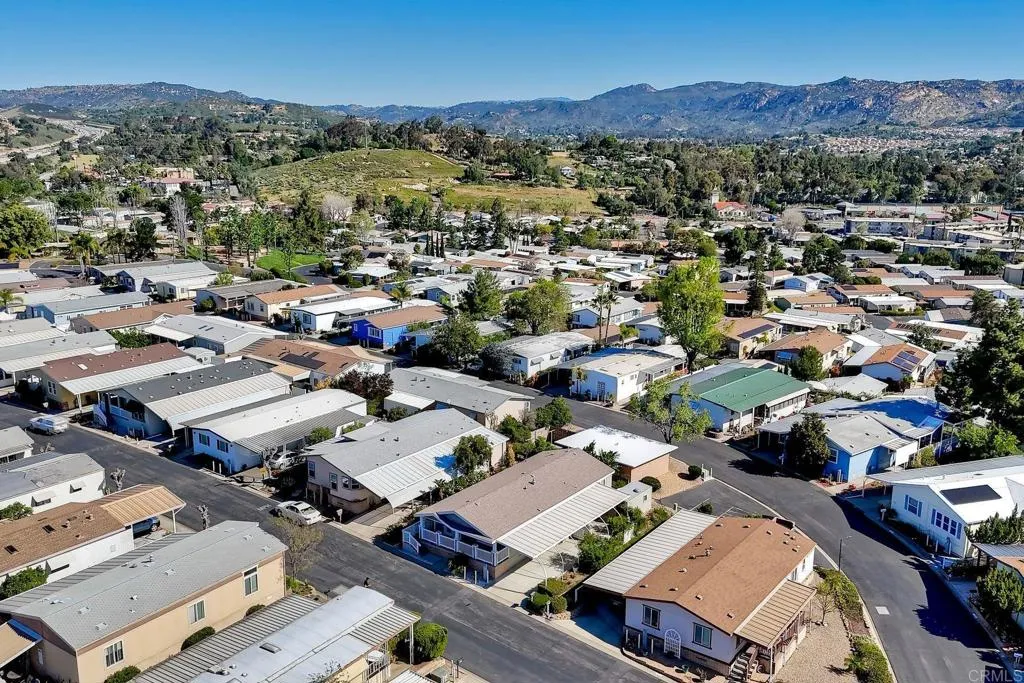 https://cdn.realtyfeed.com/cdn/127/306674282/4bcf994e47b0149c61d8019af262754c.webp