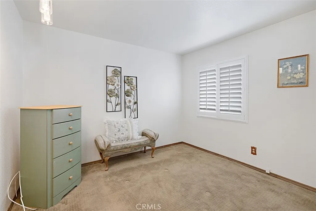 https://cdn.realtyfeed.com/cdn/127/306674354/a2d96d450ebe7ce2e8466a165d78614b.webp