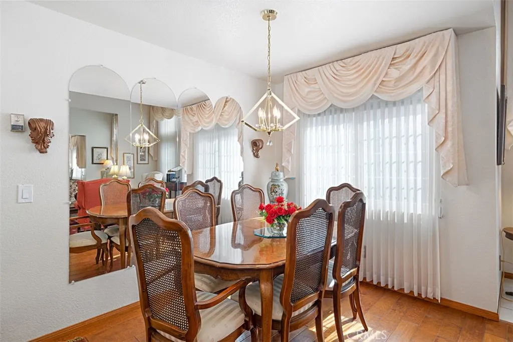 https://cdn.realtyfeed.com/cdn/127/306674354/d84015c8f4bc5a3519ce41af3777f37e.webp