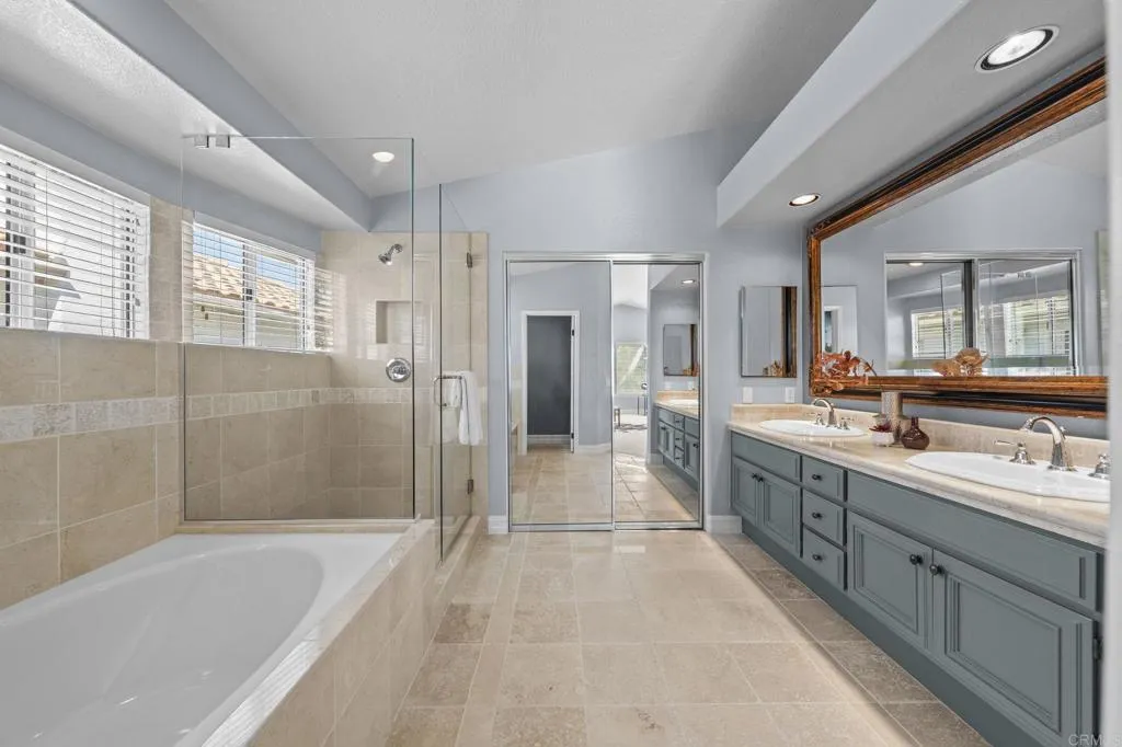 https://cdn.realtyfeed.com/cdn/127/306674376/588f0ac780564d1d176963c818d8f494.webp