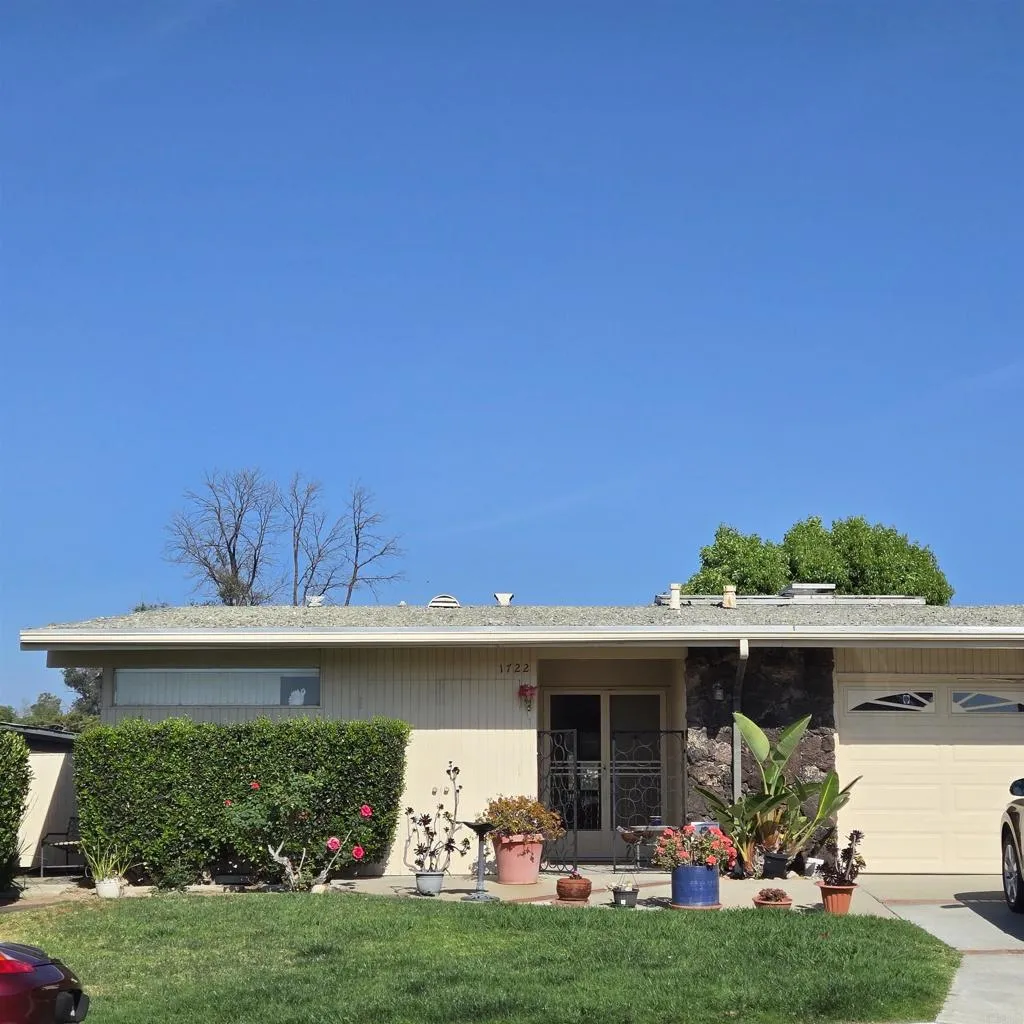 https://cdn.realtyfeed.com/cdn/127/306674380/073194965bac1adb9352bc3caa444ebf.webp