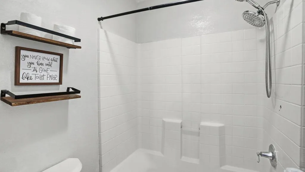 https://cdn.realtyfeed.com/cdn/127/306674425/501d24eed360be17d60bf1918b0e8b7e.webp