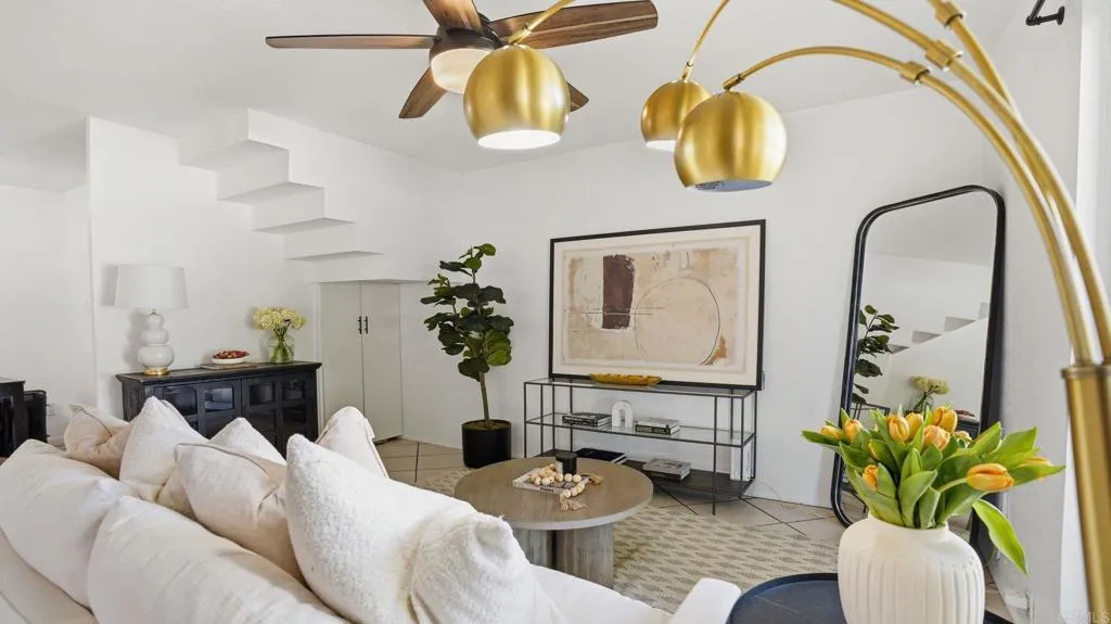 https://cdn.realtyfeed.com/cdn/127/306674425/8f8c663e40c9a58560b0acf1610b819d.webp