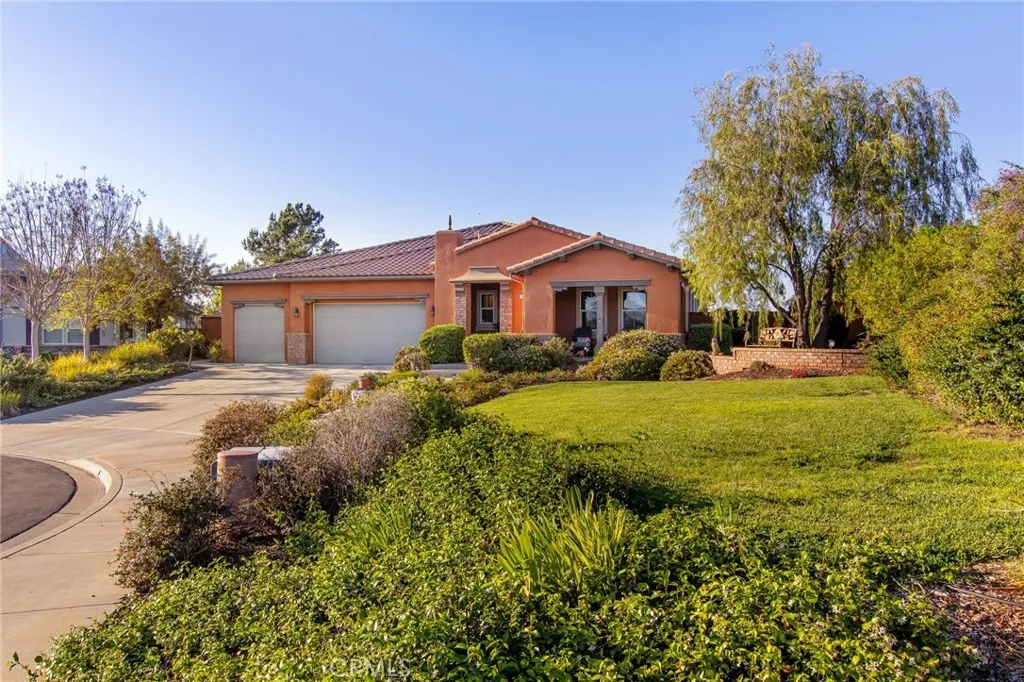 https://cdn.realtyfeed.com/cdn/127/306674436/0e23f81f8b5563e20e6f8661cb482f2a.webp