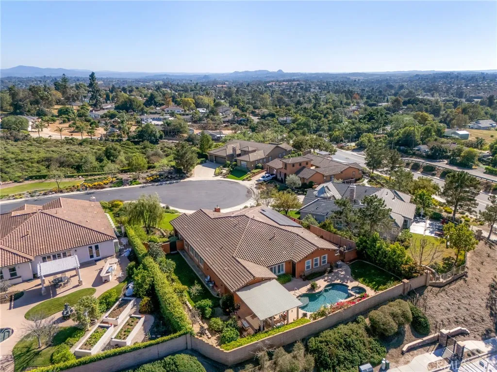 https://cdn.realtyfeed.com/cdn/127/306674436/4ced4d208ae7c72111af0f2d006c1fd1.webp