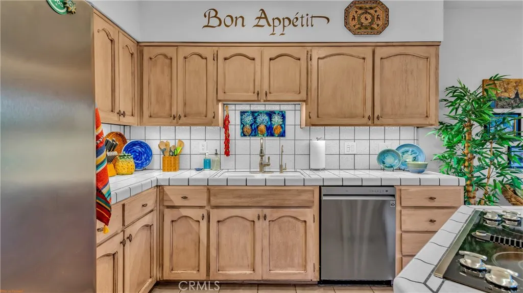 https://cdn.realtyfeed.com/cdn/127/306674442/6462721a6aba2e8ebb847825034ae172.webp