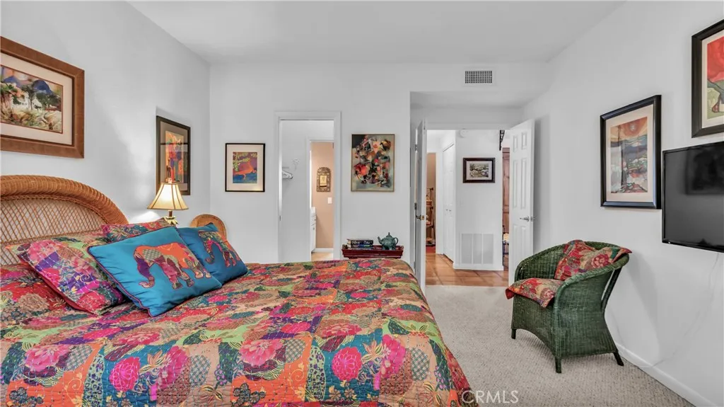 https://cdn.realtyfeed.com/cdn/127/306674442/70ca7ece1b6e7531311882ae0fed3c07.webp