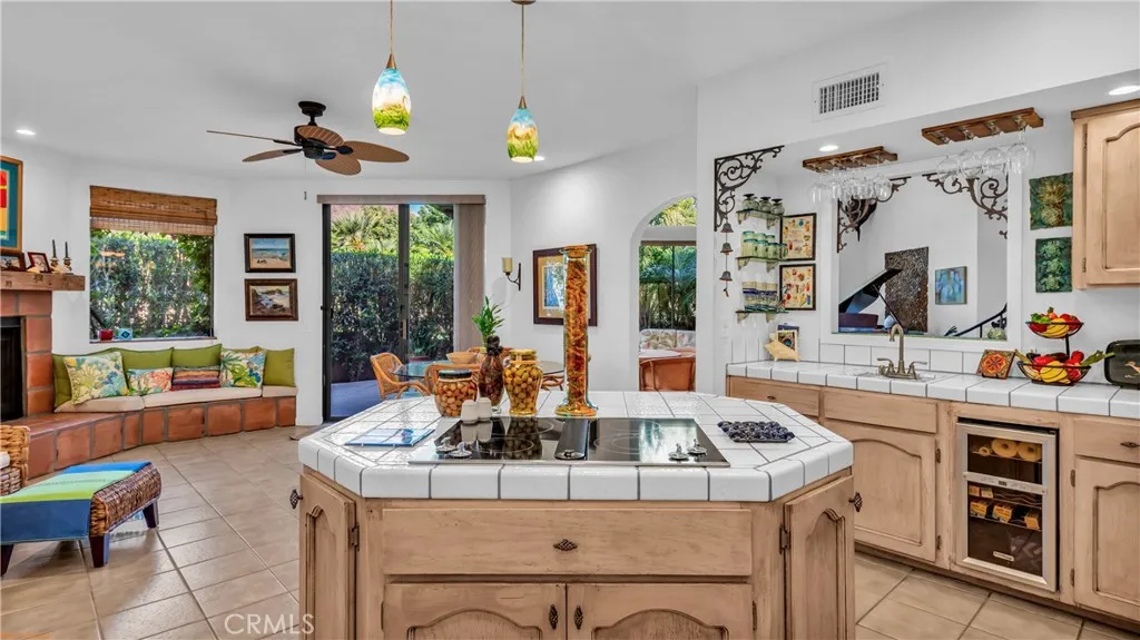 https://cdn.realtyfeed.com/cdn/127/306674442/94a6d7fe9ef92560280f0779bd1d2c52.webp