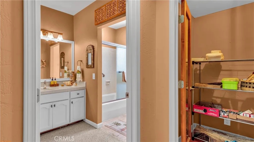 https://cdn.realtyfeed.com/cdn/127/306674442/b9a4e8d1064acdee57154aa933272742.webp