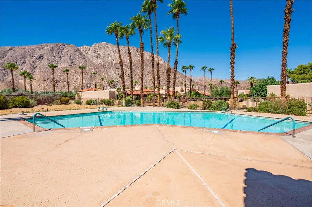 https://cdn.realtyfeed.com/cdn/127/306674442/cb5d92282c90d8e495f316f1c960ffb2.webp